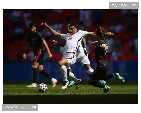 贝林厄姆：从青涩小将到足球场上的璀璨明星之路